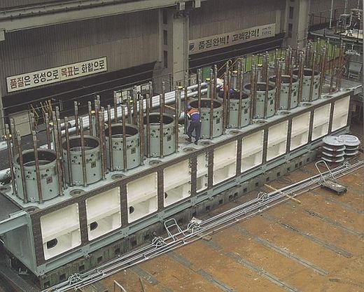 The cylinders deck of the world's largest engine. The cylinders deck of the world's largest engine.
